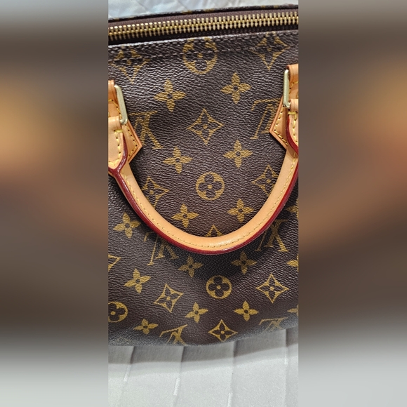 Louis Vuitton Speedy 35 Signature Monogram - Picture 10 of 13